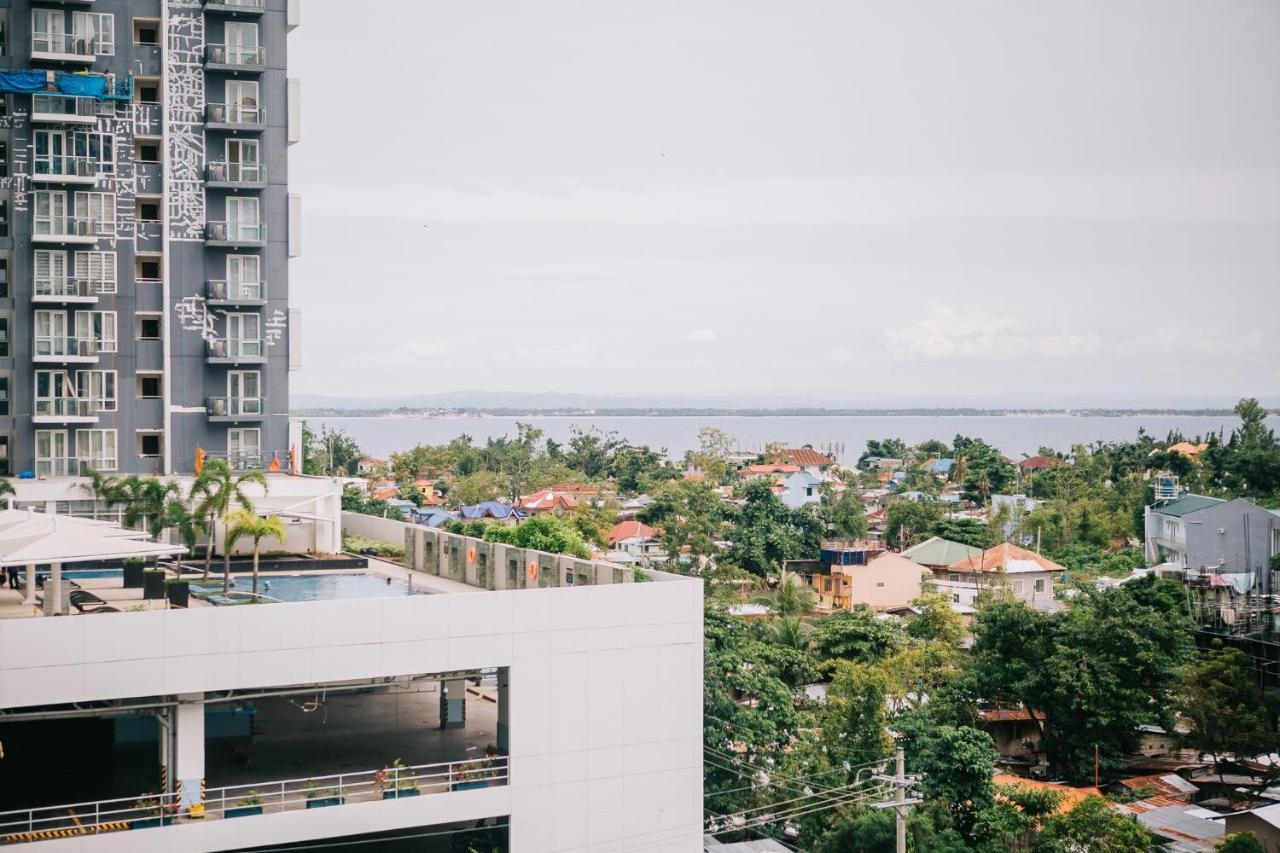 Condo-Mactan Newtown Мактан Екстериор снимка